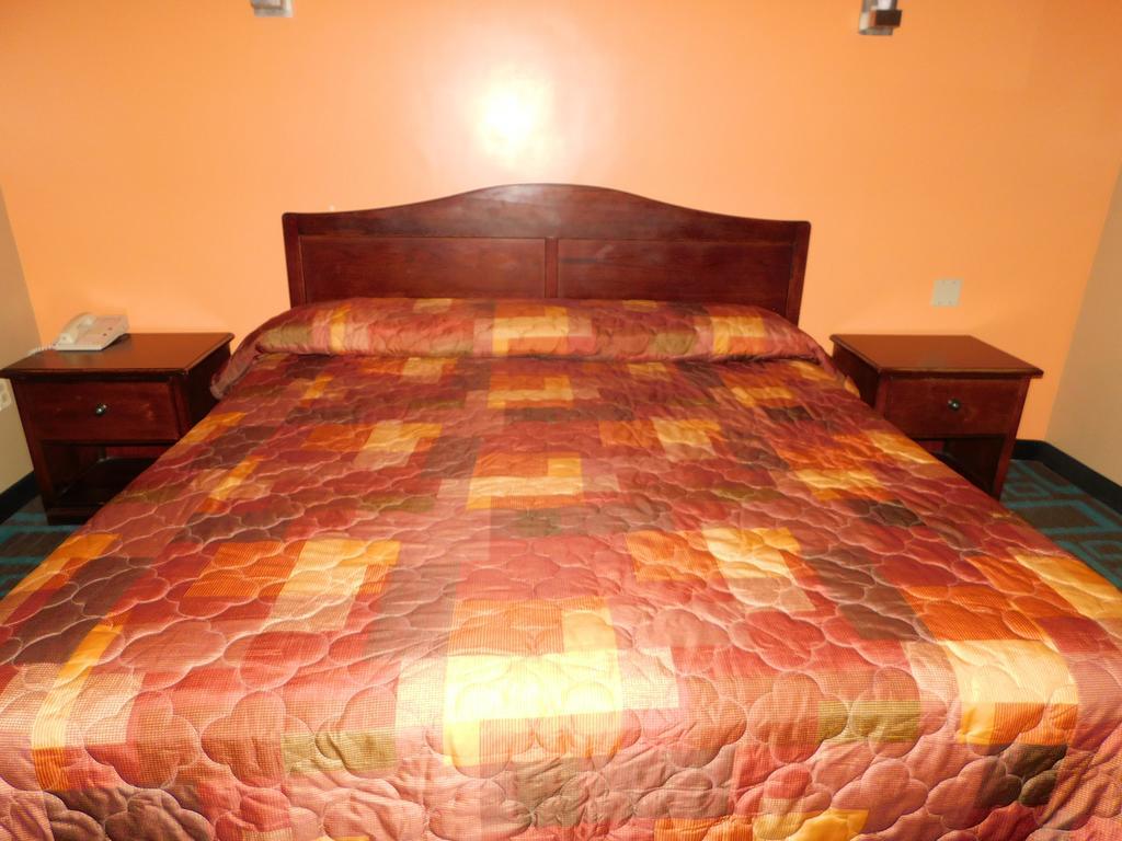 Hotel Vicenza Monmouth Junction Buitenkant foto