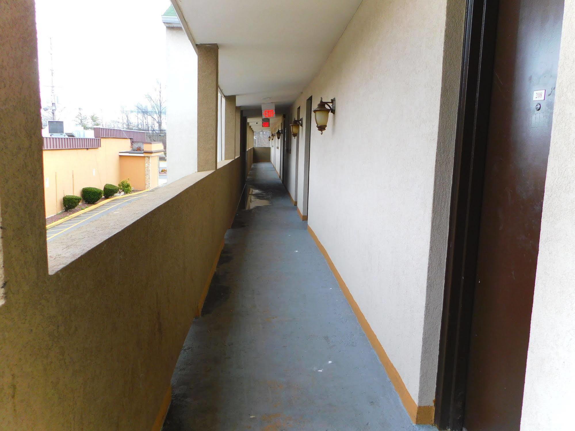 Hotel Vicenza Monmouth Junction Buitenkant foto